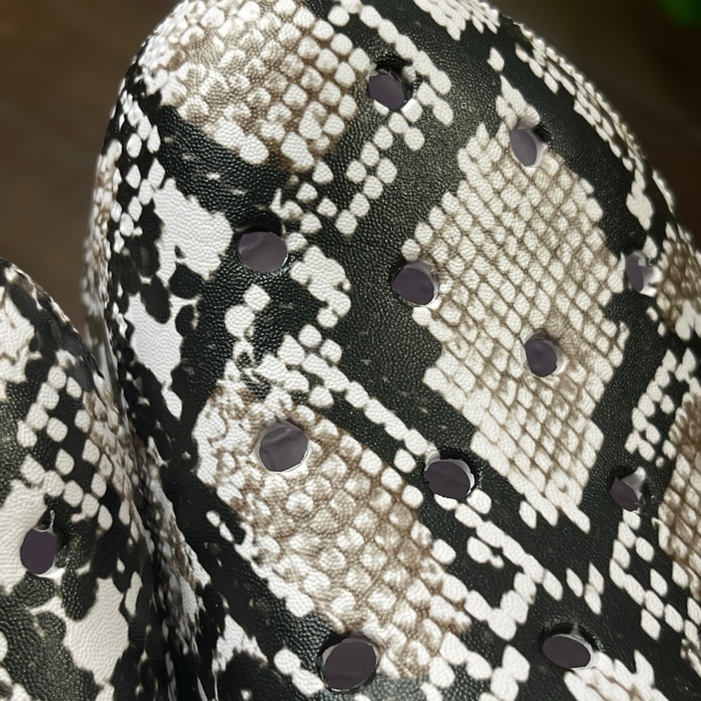 PLATFORM CLOGS • Animal Print • Size 10 • Women - Picture 12 of 12
